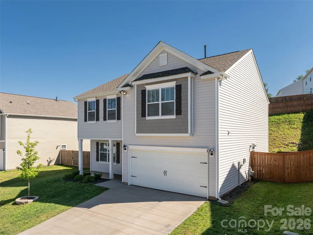 907 Newport Court Asheville NC 28806