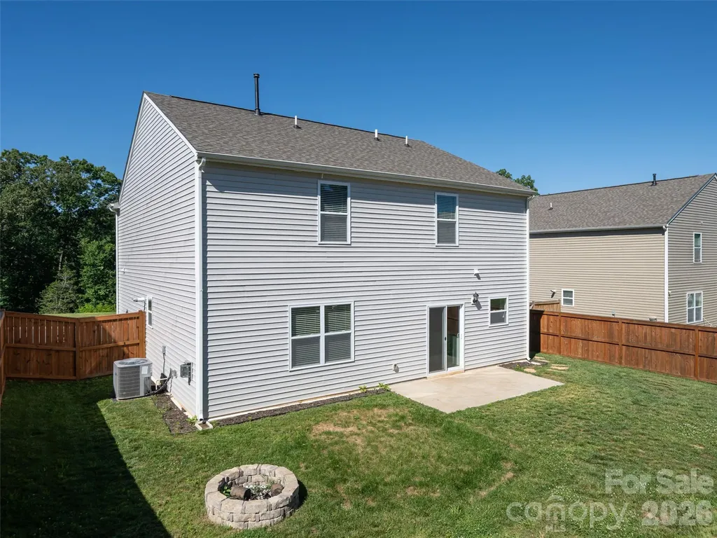 907 Newport Court Asheville NC 28806