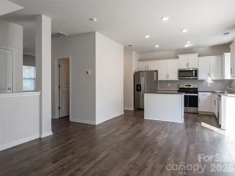 907 Newport Court Asheville NC 28806