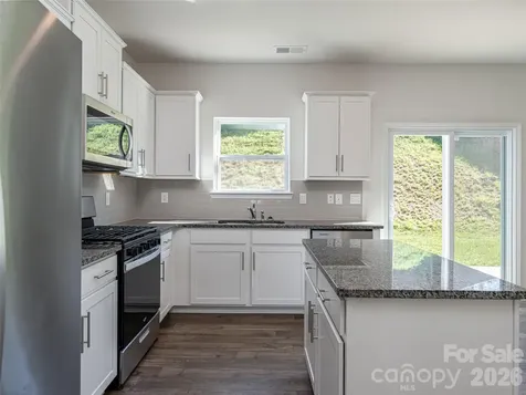 907 Newport Court Asheville NC 28806