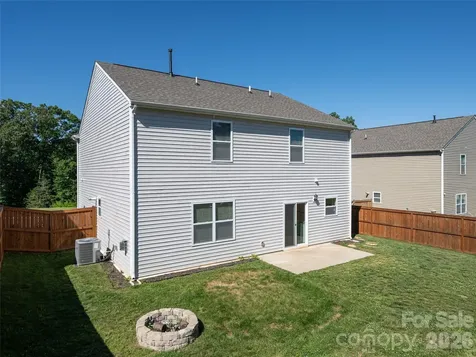 907 Newport Court Asheville NC 28806