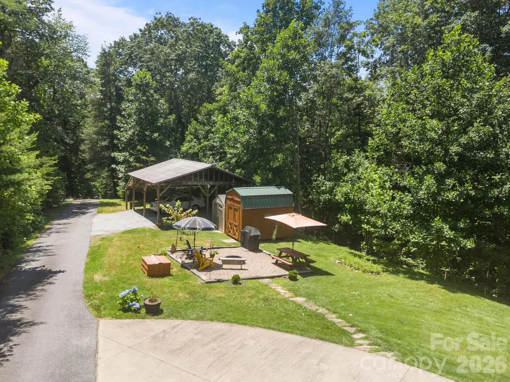 54 Thad Johnson Road Saluda NC 28773