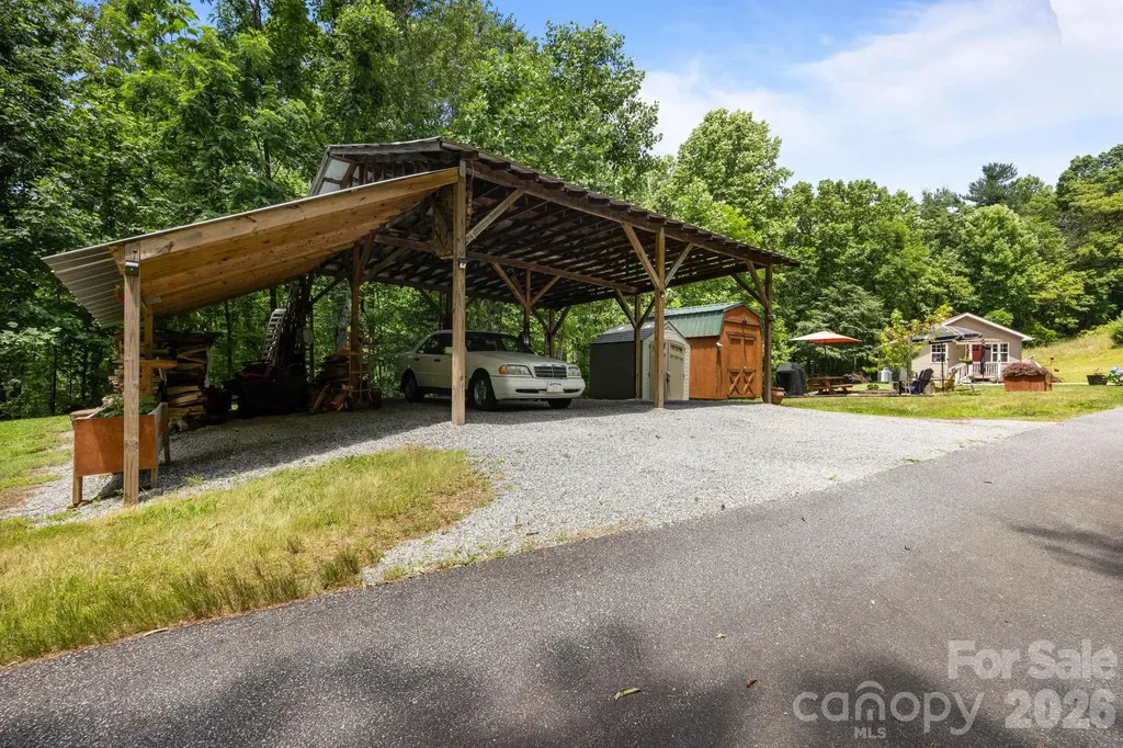 54 Thad Johnson Road Saluda NC 28773