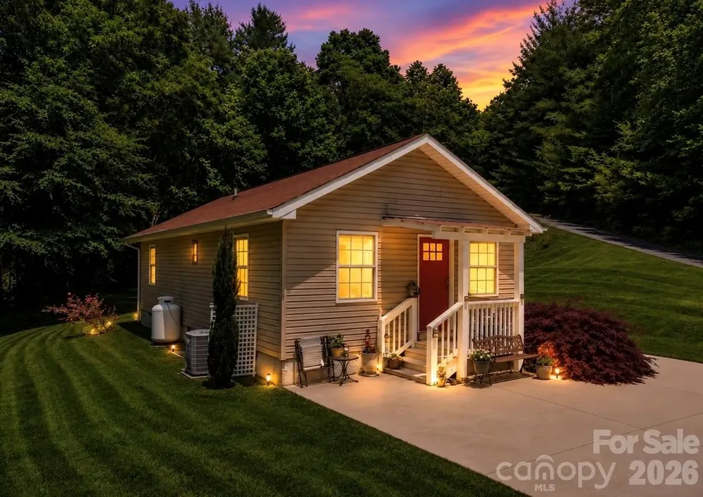 54 Thad Johnson Road Saluda NC 28773