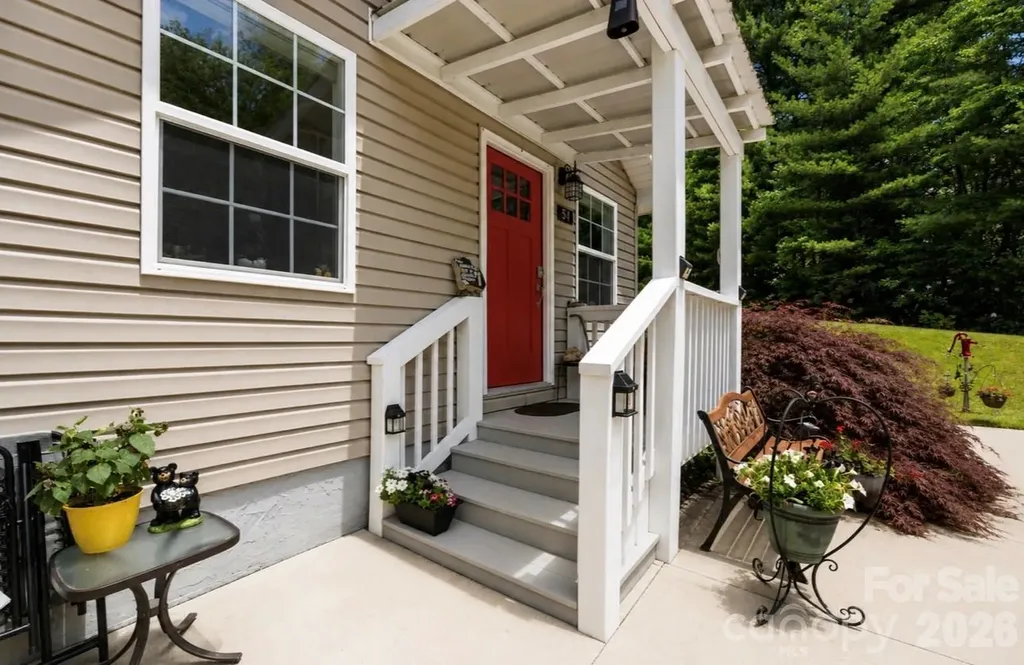 54 Thad Johnson Road Saluda NC 28773