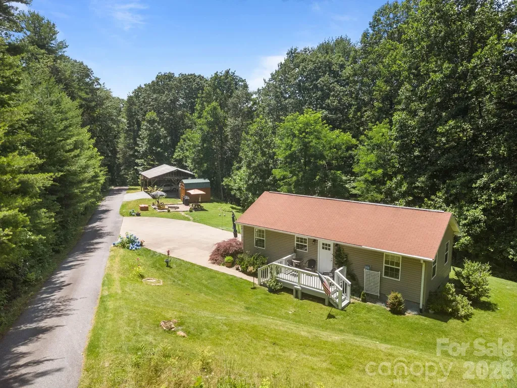 54 Thad Johnson Road Saluda NC 28773