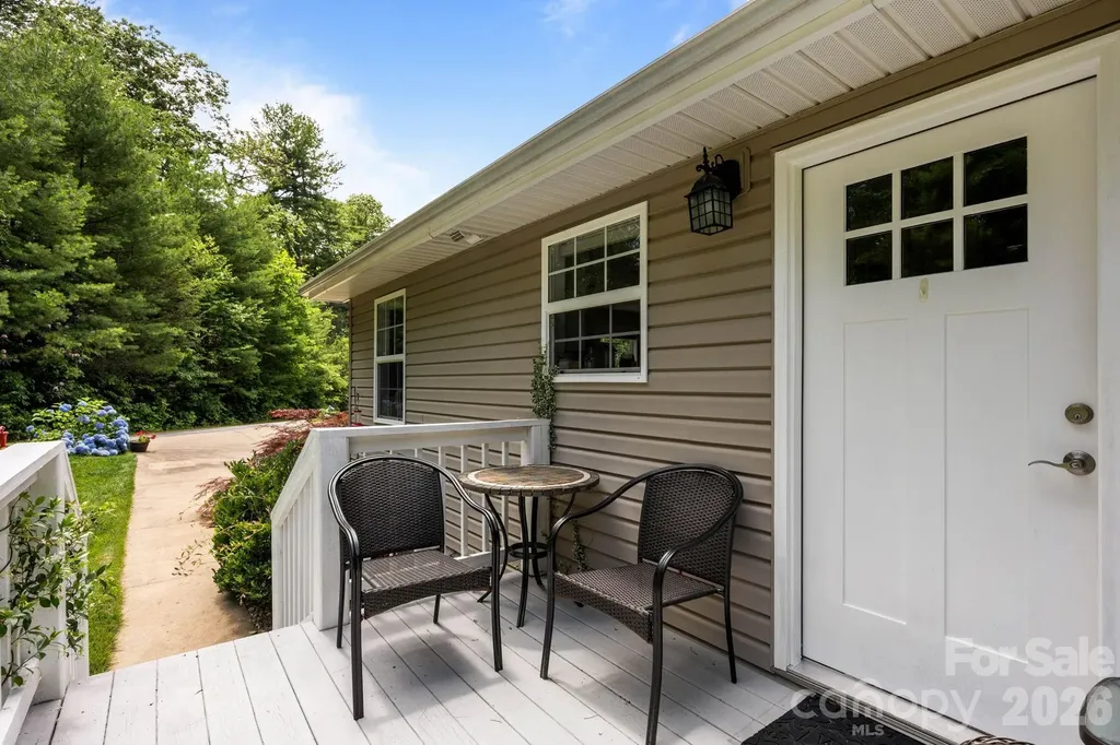 54 Thad Johnson Road Saluda NC 28773