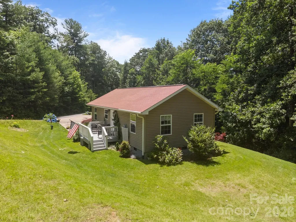 54 Thad Johnson Road Saluda NC 28773