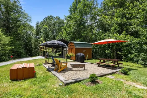 54 Thad Johnson Road Saluda NC 28773