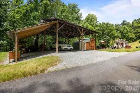 54 Thad Johnson Road Saluda NC 28773