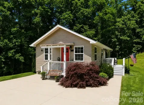 54 Thad Johnson Road Saluda NC 28773