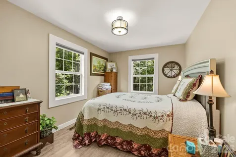 54 Thad Johnson Road Saluda NC 28773