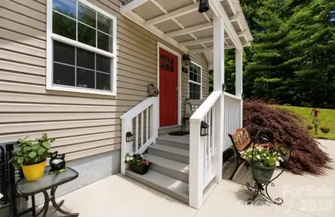 54 Thad Johnson Road Saluda NC 28773