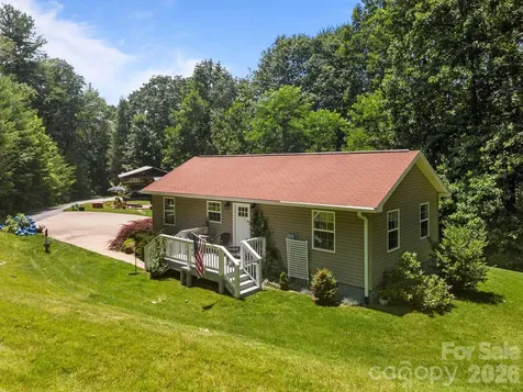 54 Thad Johnson Road Saluda NC 28773