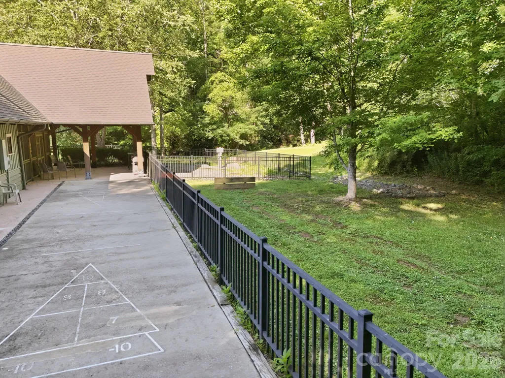 17 Sunny Morning Court Hendersonville NC 28792