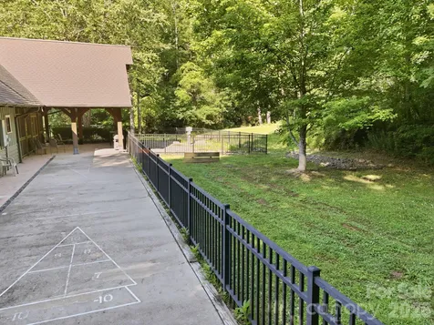 17 Sunny Morning Court Hendersonville NC 28792