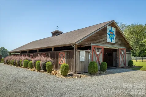 CB17 Emerald Court Lenoir NC 28634
