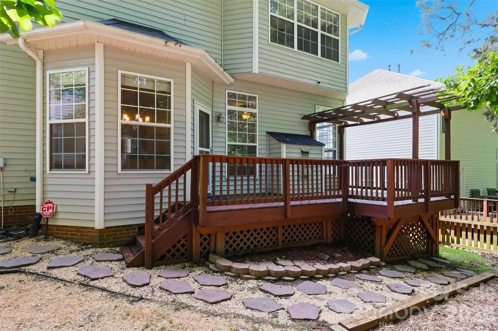 6832 Charter Hills Road Charlotte NC 28277