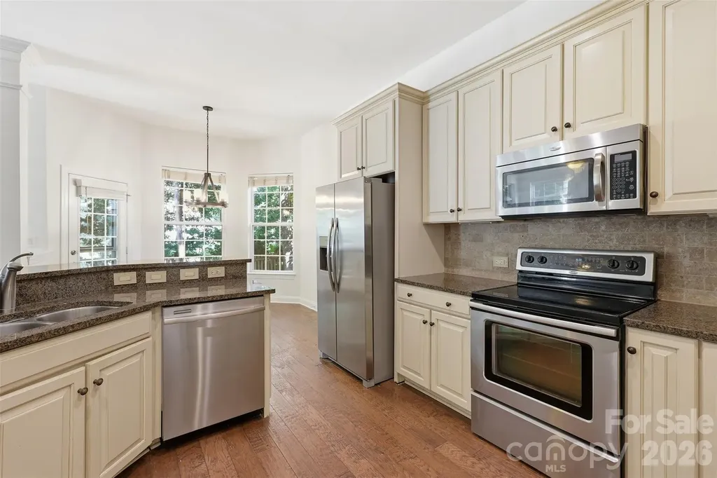 6832 Charter Hills Road Charlotte NC 28277