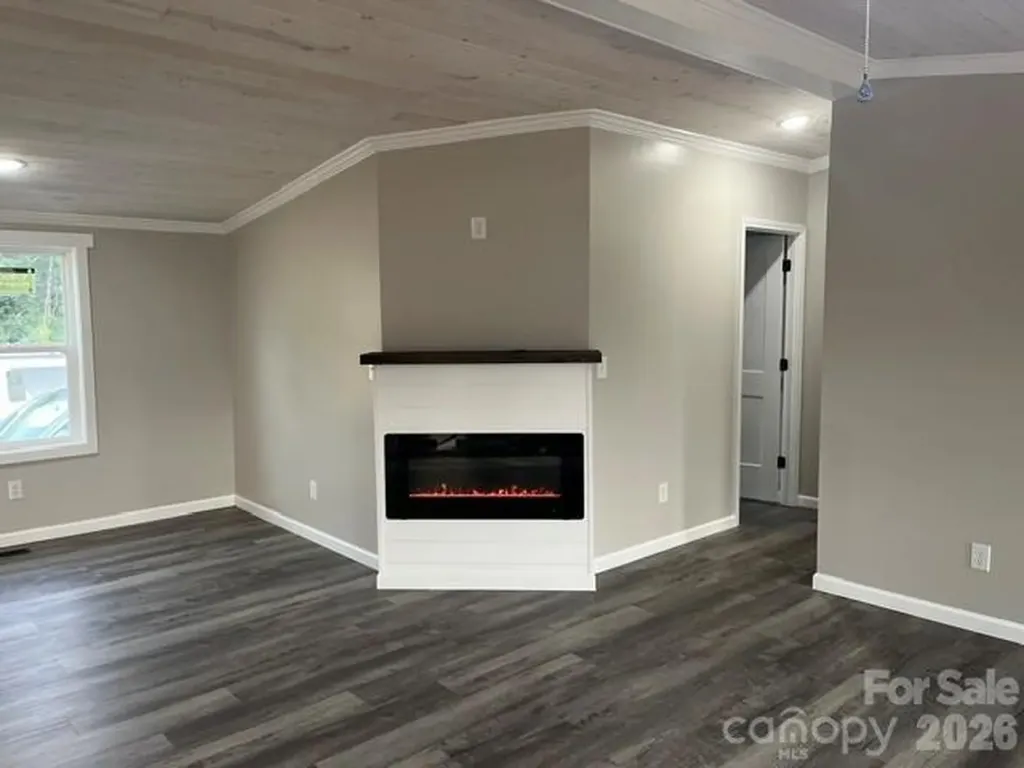 204 A L Fox Road Taylorsville NC 28681