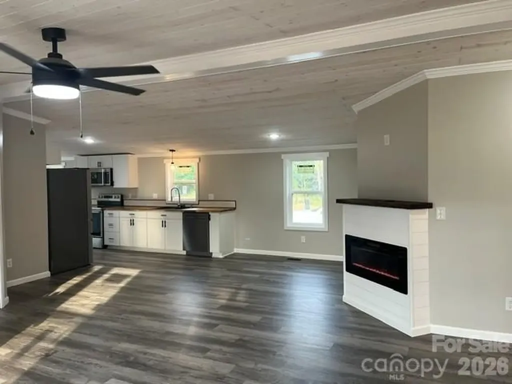 204 A L Fox Road Taylorsville NC 28681
