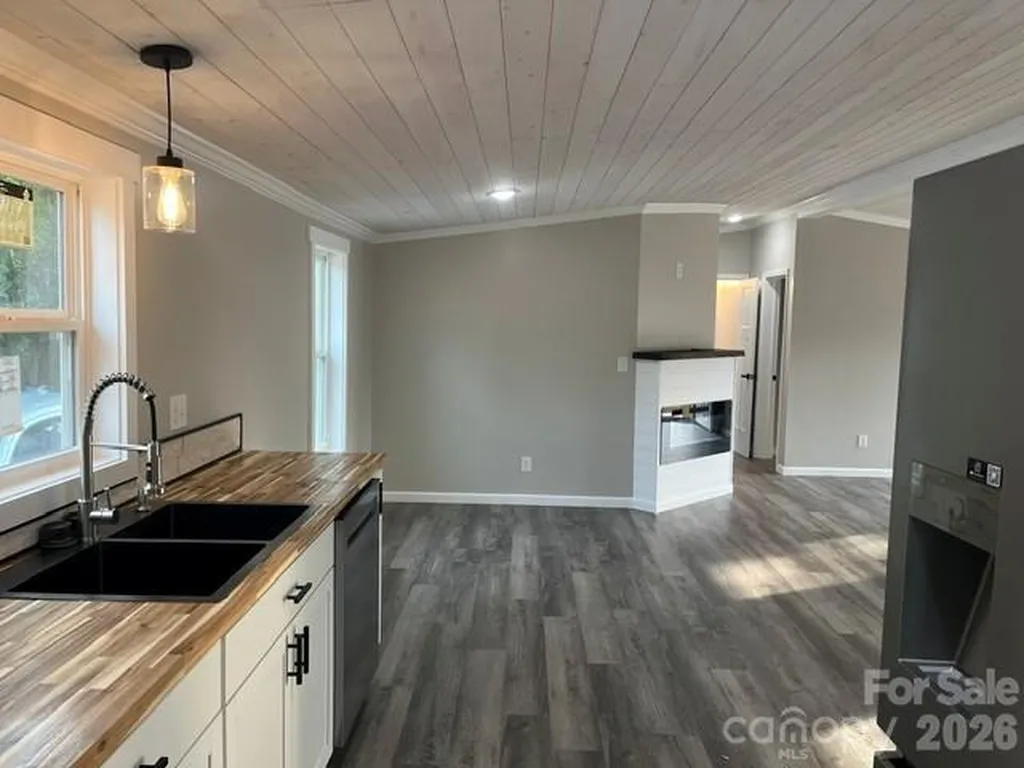 204 A L Fox Road Taylorsville NC 28681