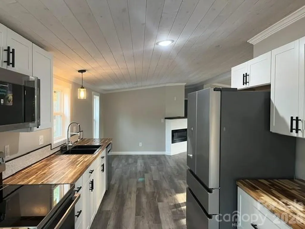 204 A L Fox Road Taylorsville NC 28681