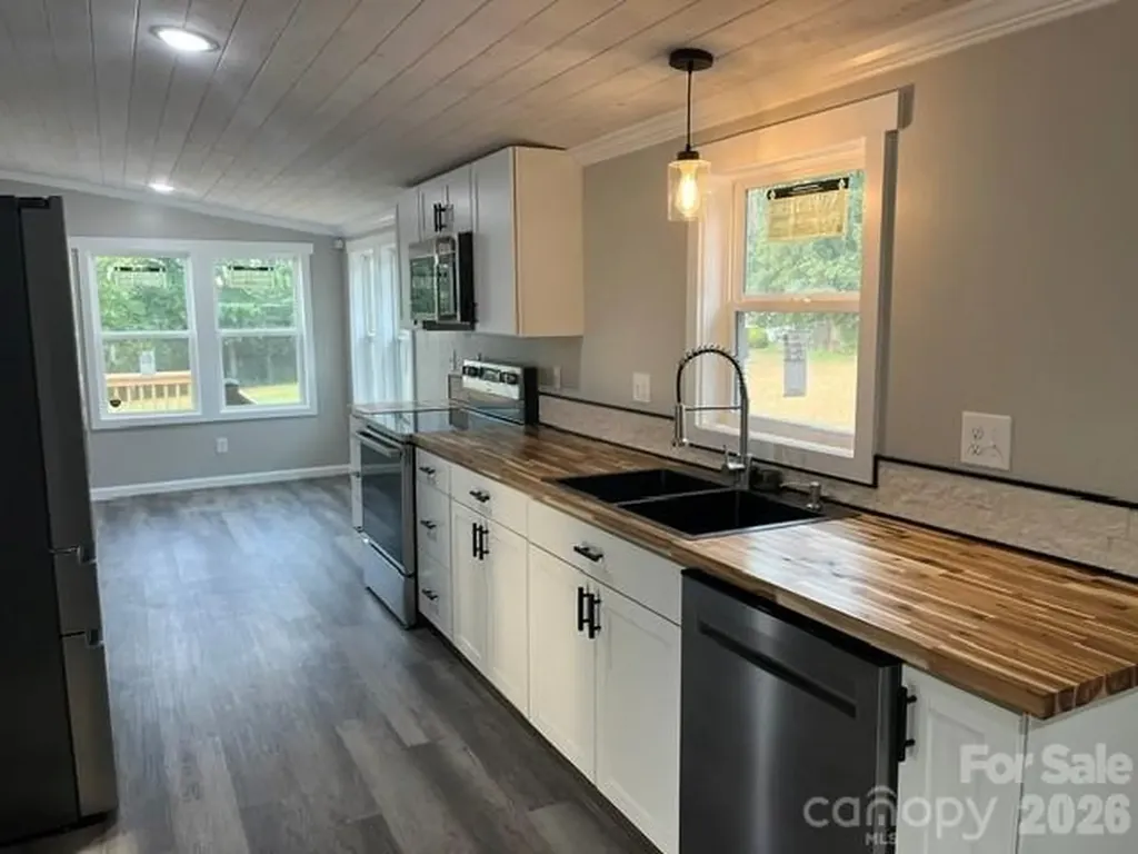 204 A L Fox Road Taylorsville NC 28681