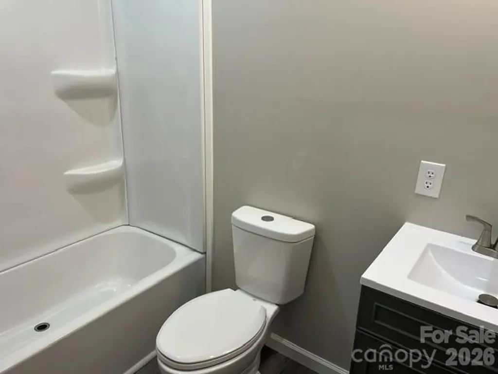 204 A L Fox Road Taylorsville NC 28681
