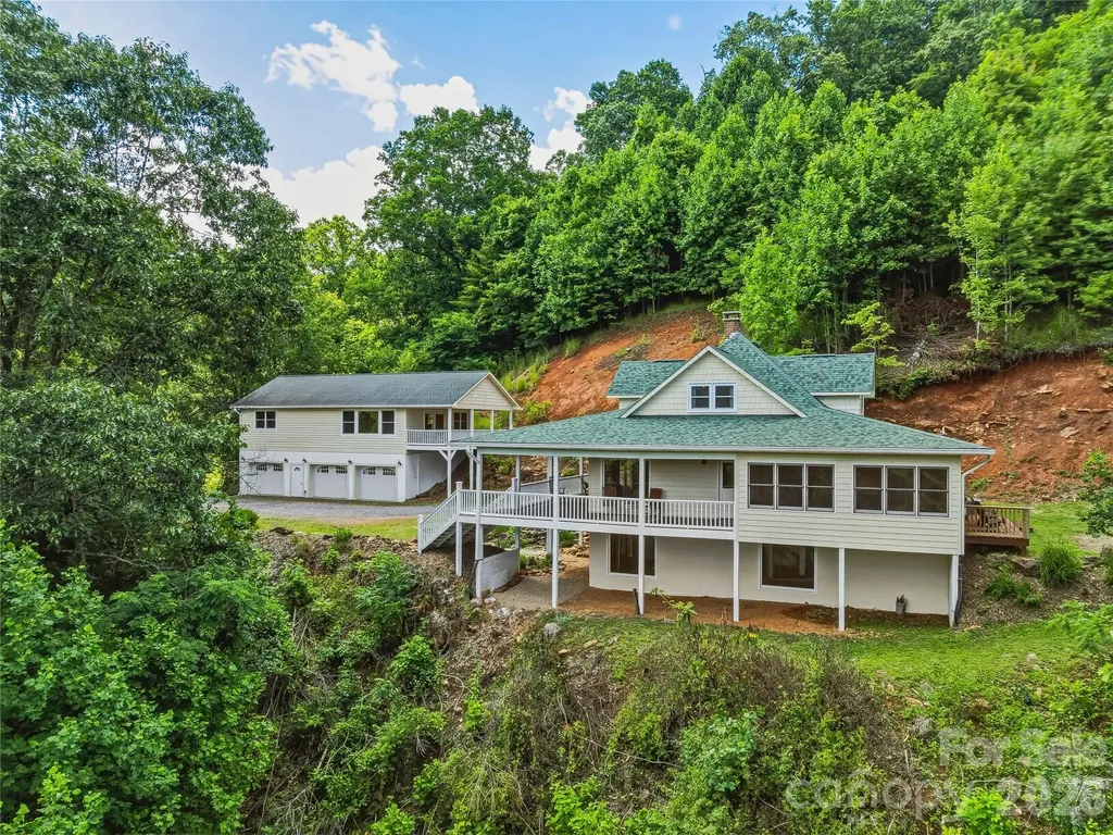 1856 Lickskillet Road Burnsville NC 28714