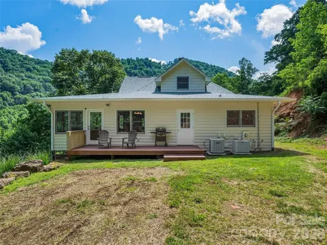 1856 Lickskillet Road Burnsville NC 28714