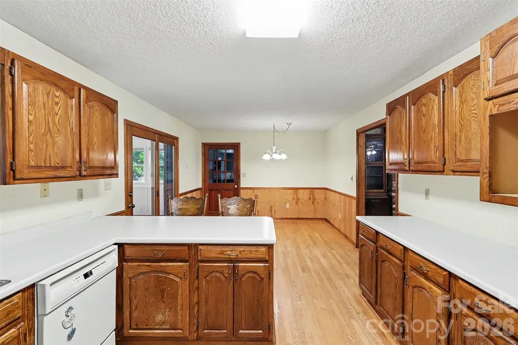124 E Catawba Avenue Mooresville NC 28115
