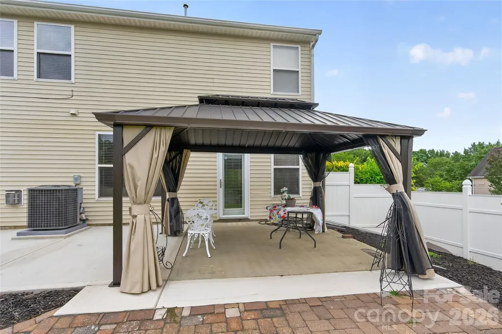 8939 Firestreak Drive Charlotte NC 28216