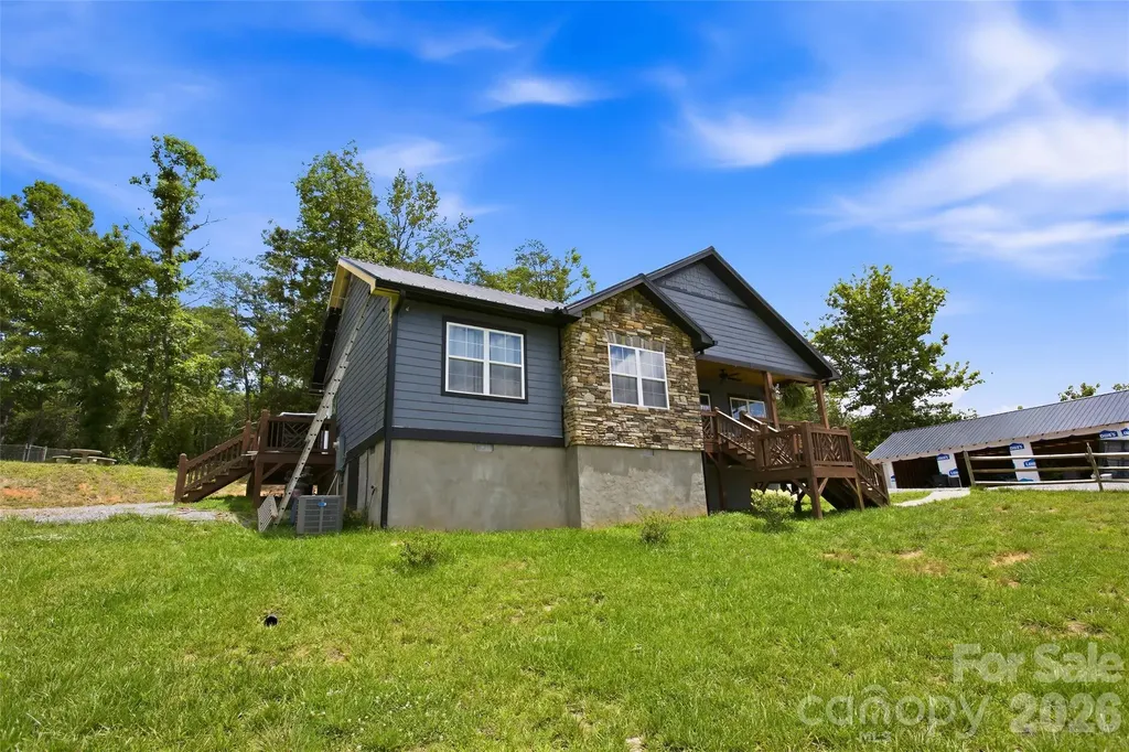 301 Mcginnis Drive Old Fort NC 28762