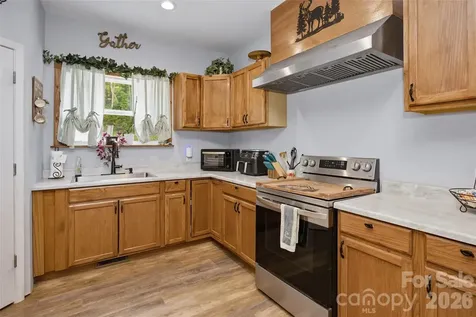 301 Mcginnis Drive Old Fort NC 28762
