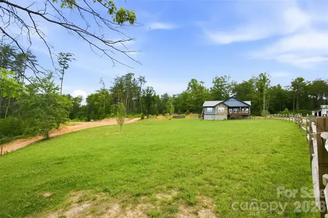 301 Mcginnis Drive Old Fort NC 28762