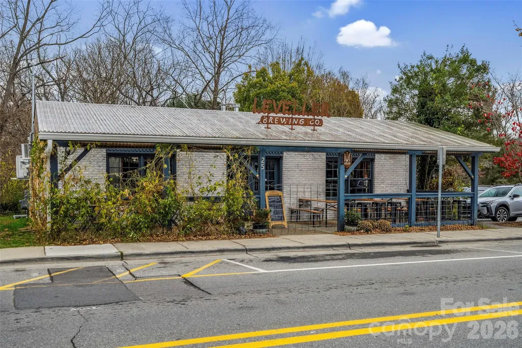 10 Benedict Lane Weaverville NC 28787