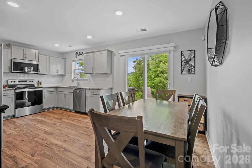 10 Benedict Lane Weaverville NC 28787