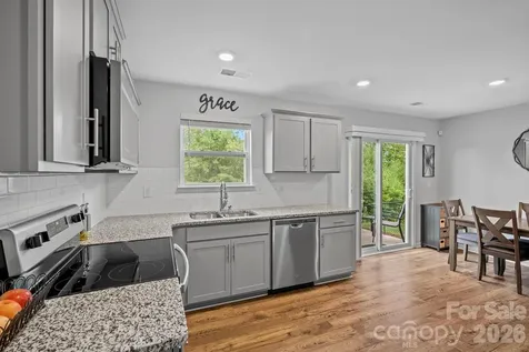 10 Benedict Lane Weaverville NC 28787