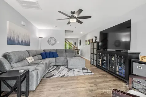 10 Benedict Lane Weaverville NC 28787