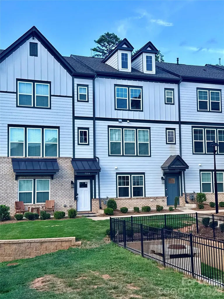 7008 Running Spring Drive Charlotte NC 28205