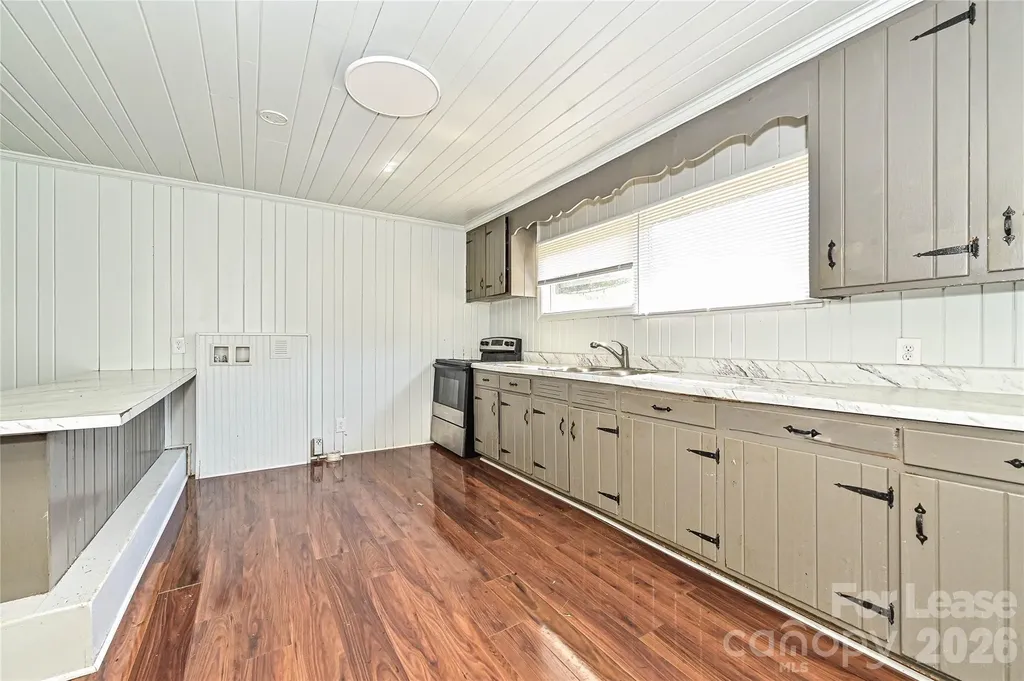 217 Bennett Street Charlotte NC 28213