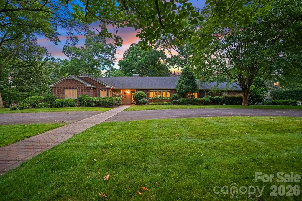 Hickory NC, 560 11TH Avenue Circle NW