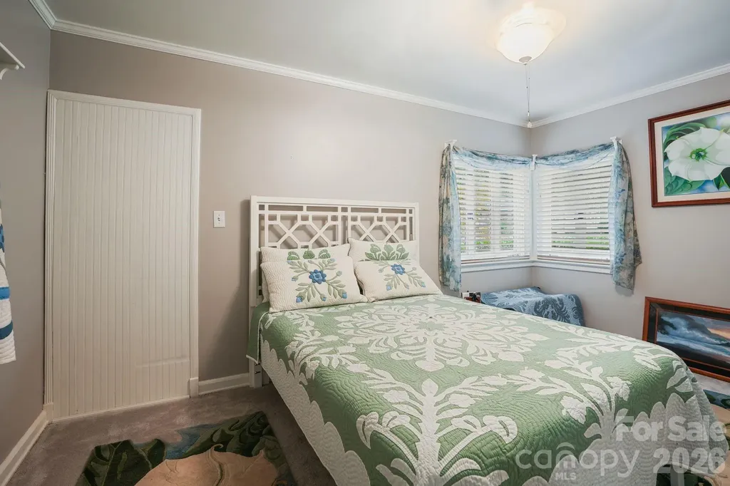 560 11th Avenue Circle NW Hickory NC 28601