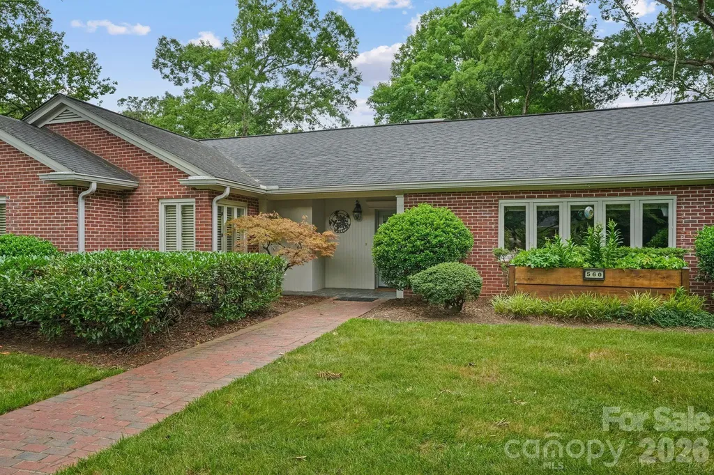 560 11th Avenue Circle NW Hickory NC 28601