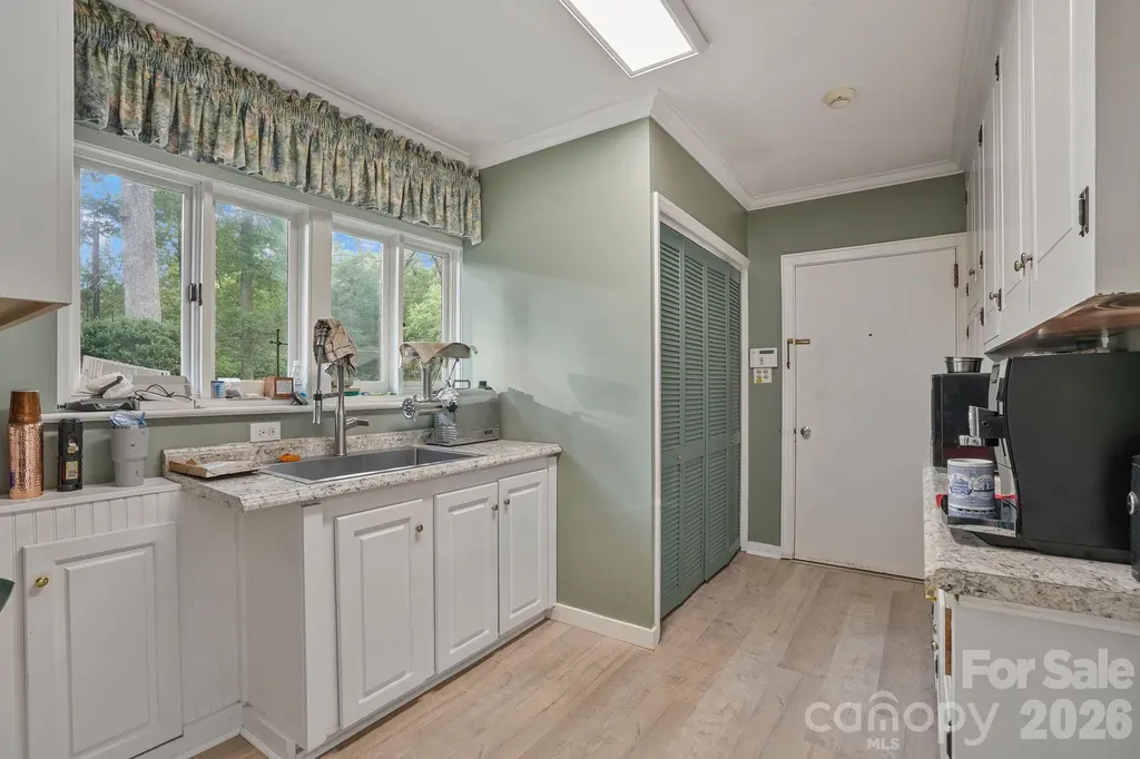 560 11th Avenue Circle NW Hickory NC 28601