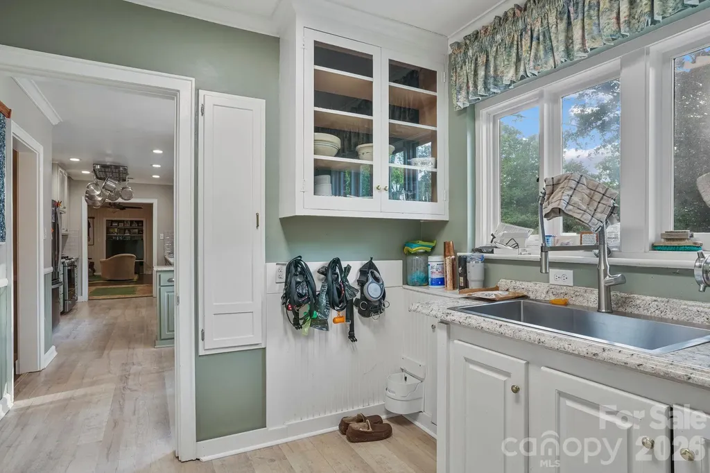 560 11th Avenue Circle NW Hickory NC 28601