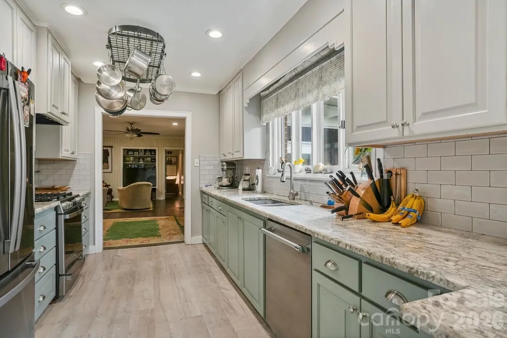 560 11th Avenue Circle NW Hickory NC 28601