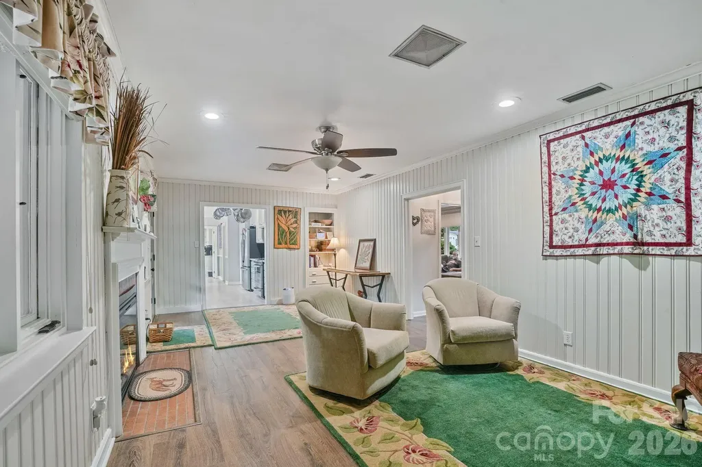 560 11th Avenue Circle NW Hickory NC 28601