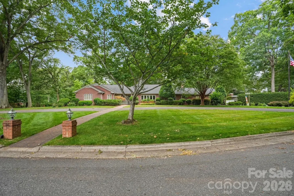 560 11th Avenue Circle NW Hickory NC 28601